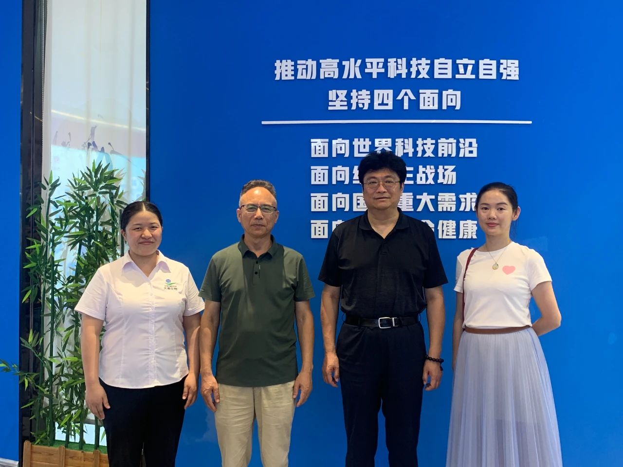 中國旅游協會旅游商品與裝備分會陳斌秘書長來邵考察旅游商品企業