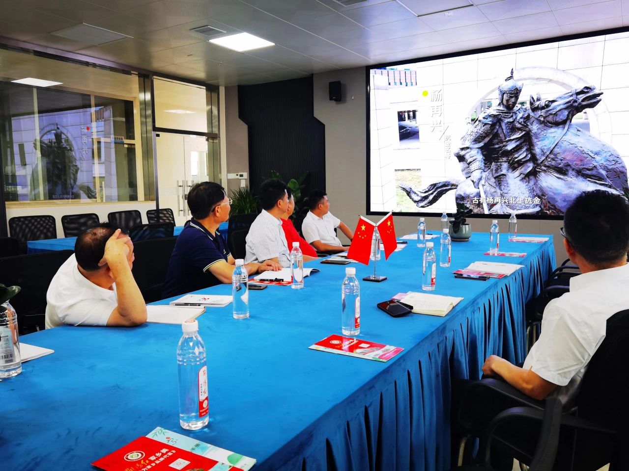 市人大羅早林主任陪同農業農村部鄉村振興專家一行到邵陽紅出貨倉-天香生物產業園考察指導