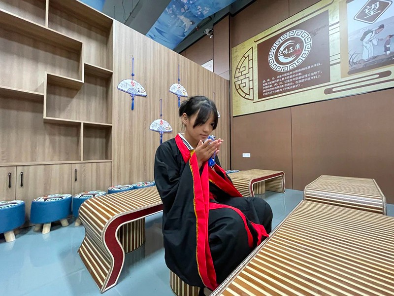 邵陽市五里牌小學(xué)“民族團結(jié)話中秋”活動在玖味中醫(yī)藥膳研學(xué)實踐教育基地順利舉行