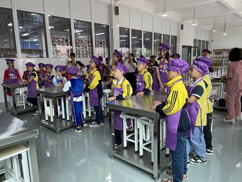 邵陽市五里牌小學(xué)“民族團結(jié)話中秋”活動在玖味中醫(yī)藥膳研學(xué)實踐教育基地順利舉行
