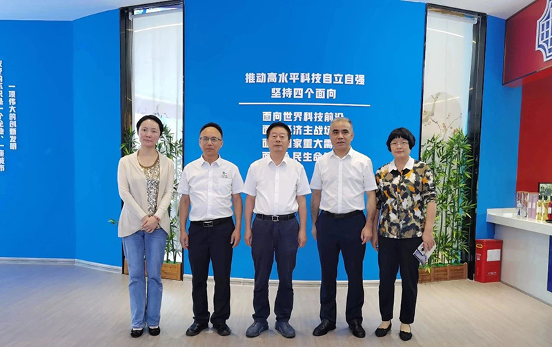 省政協農業農村委領導與邵陽市政協相關領導走訪邵陽紅出貨倉天香生物產業園