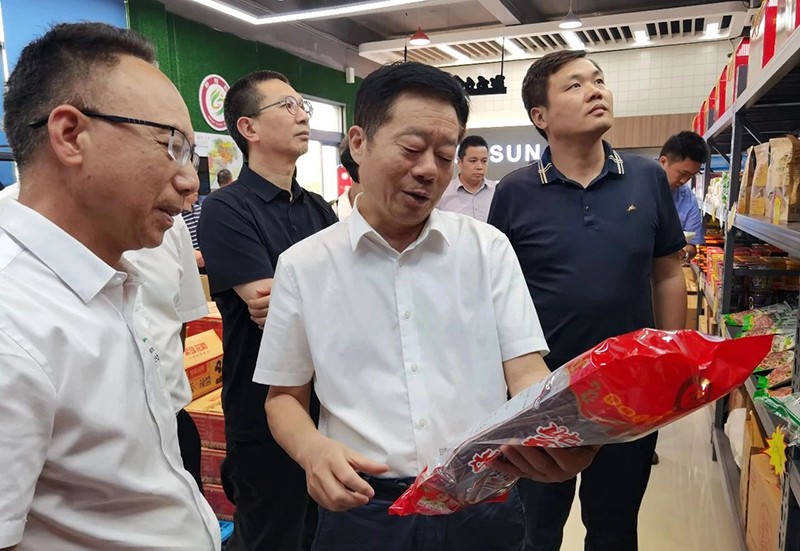 省政協農業農村委領導與邵陽市政協相關領導走訪邵陽紅出貨倉天香生物產業園