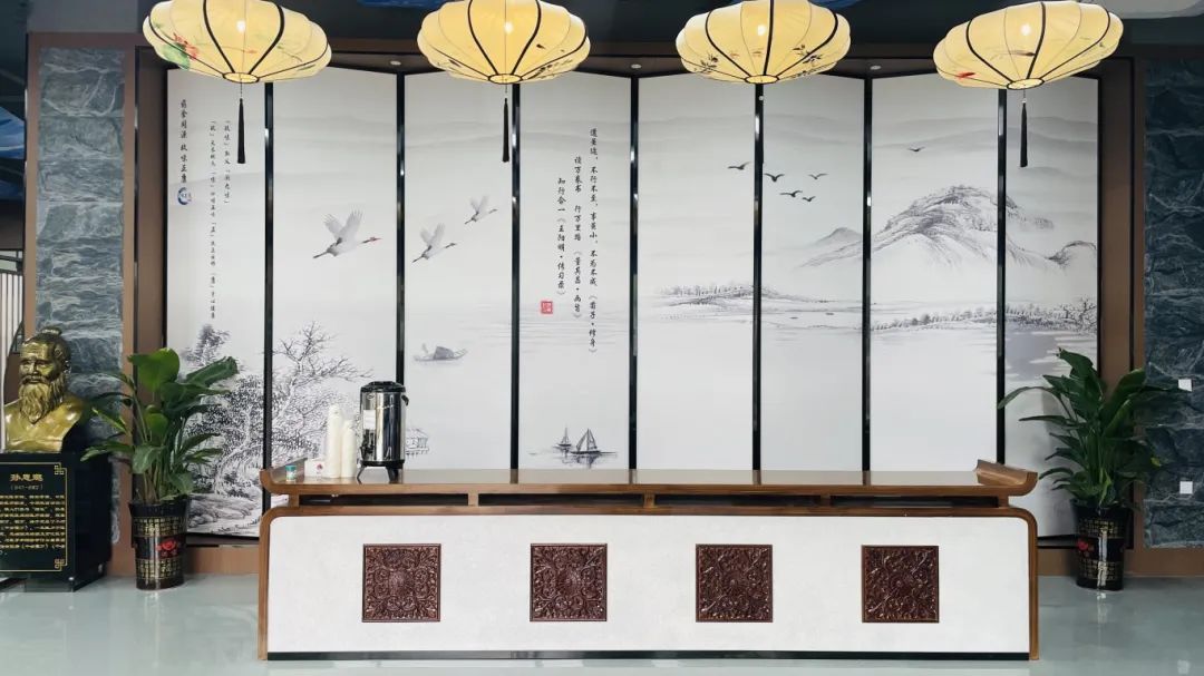 種下梧桐樹，引得鳳凰來