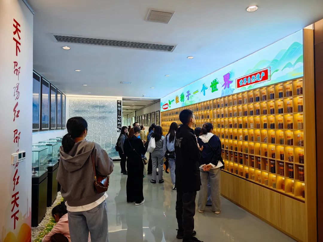 邵陽學院附屬第二醫院團建秋游拓展活動在天香生物紫色健康產業園盛大啟航