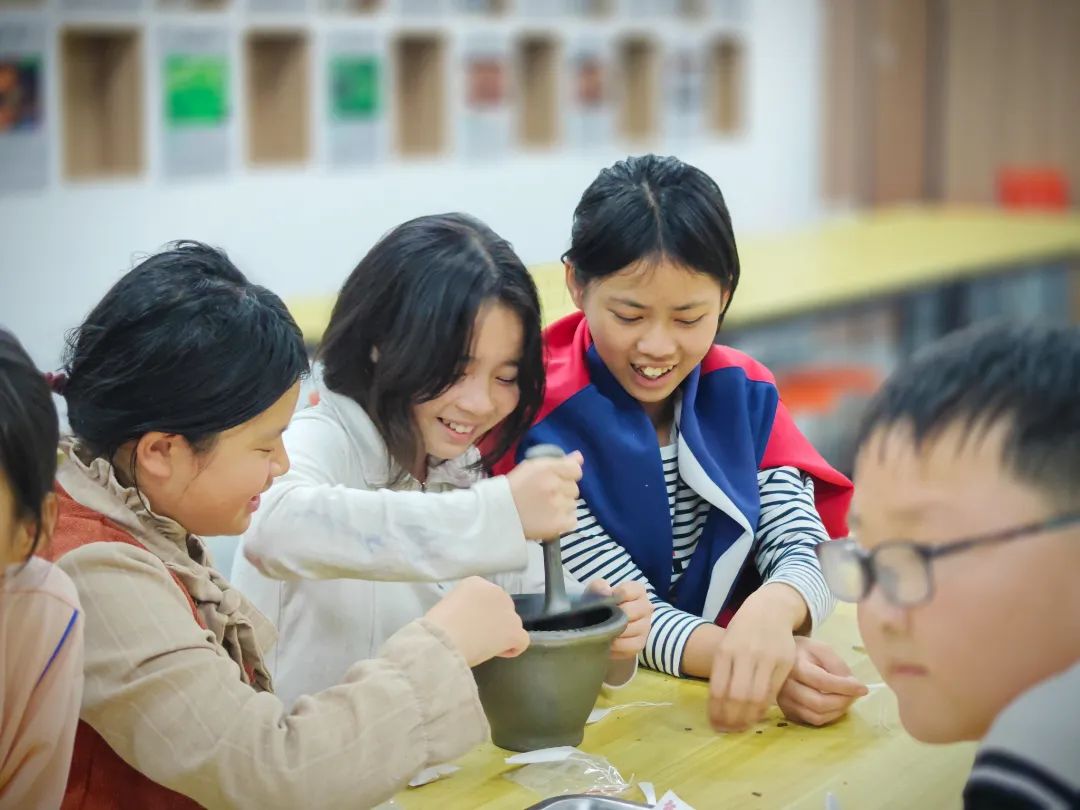 雙清區(qū)“愛心護航，助夢成長”