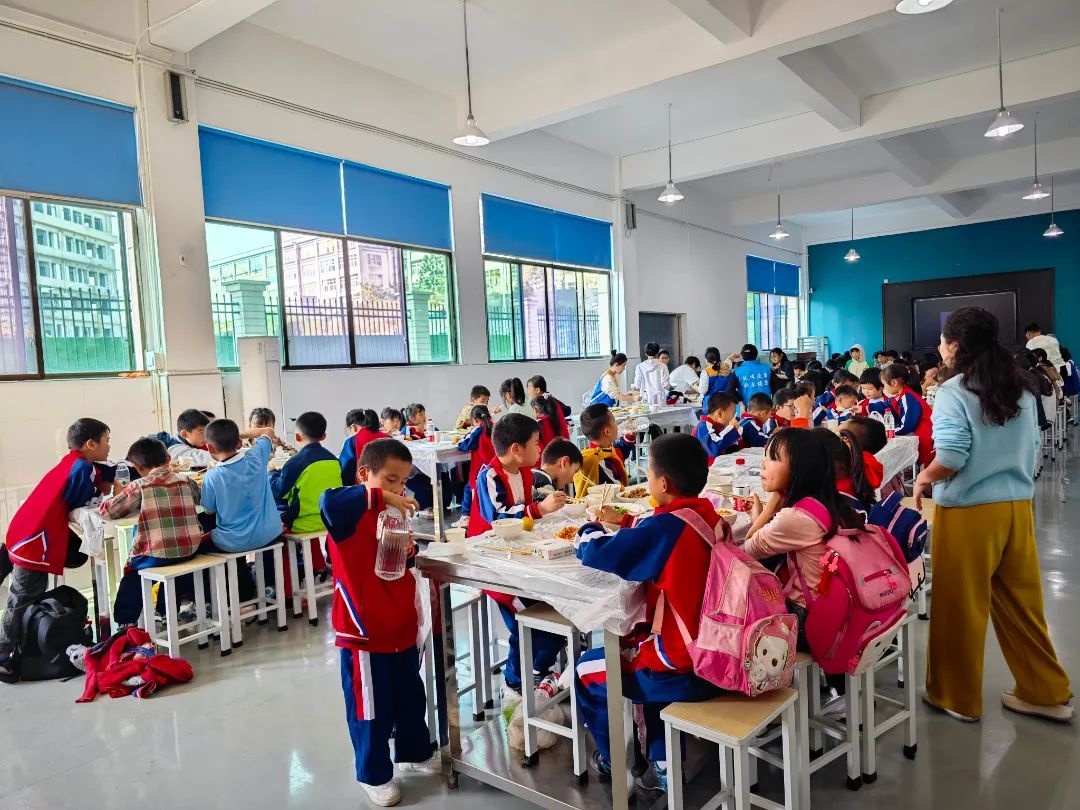 雙清區(qū)“愛心護航，助夢成長”