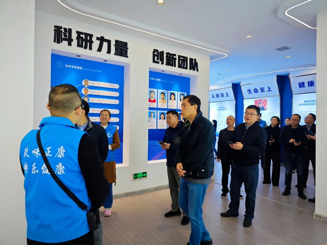 印尼棉蘭東方之星總經(jīng)理王聯(lián)興一行蒞臨天香生物公司進(jìn)行考察交流