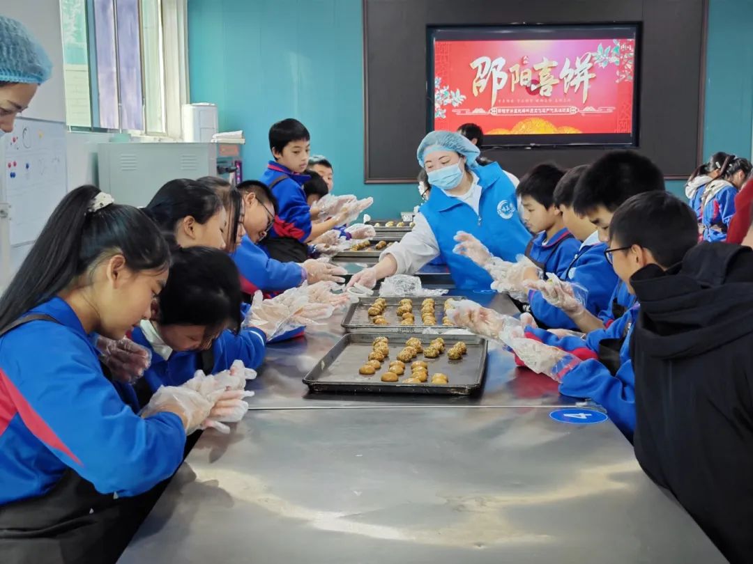 一場有趣的中醫藥研學活動在湖南九味中醫藥研學實踐基地成功舉辦